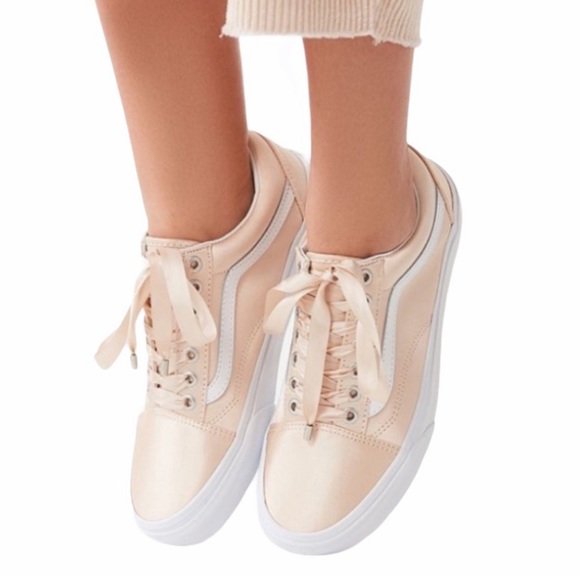 COPY - RARE VANS OLD SKOOL SATIN LUX BLUSH LACE UP SHOES NWT - Picture 9 of 9